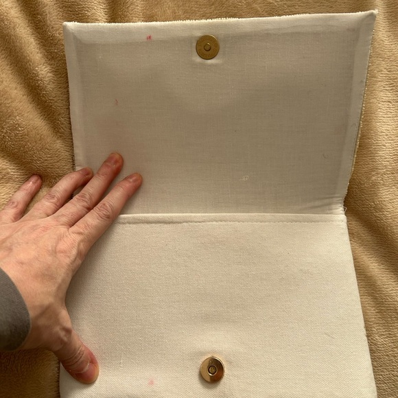 Beautiful beaded clutch - Picture 3 of 10